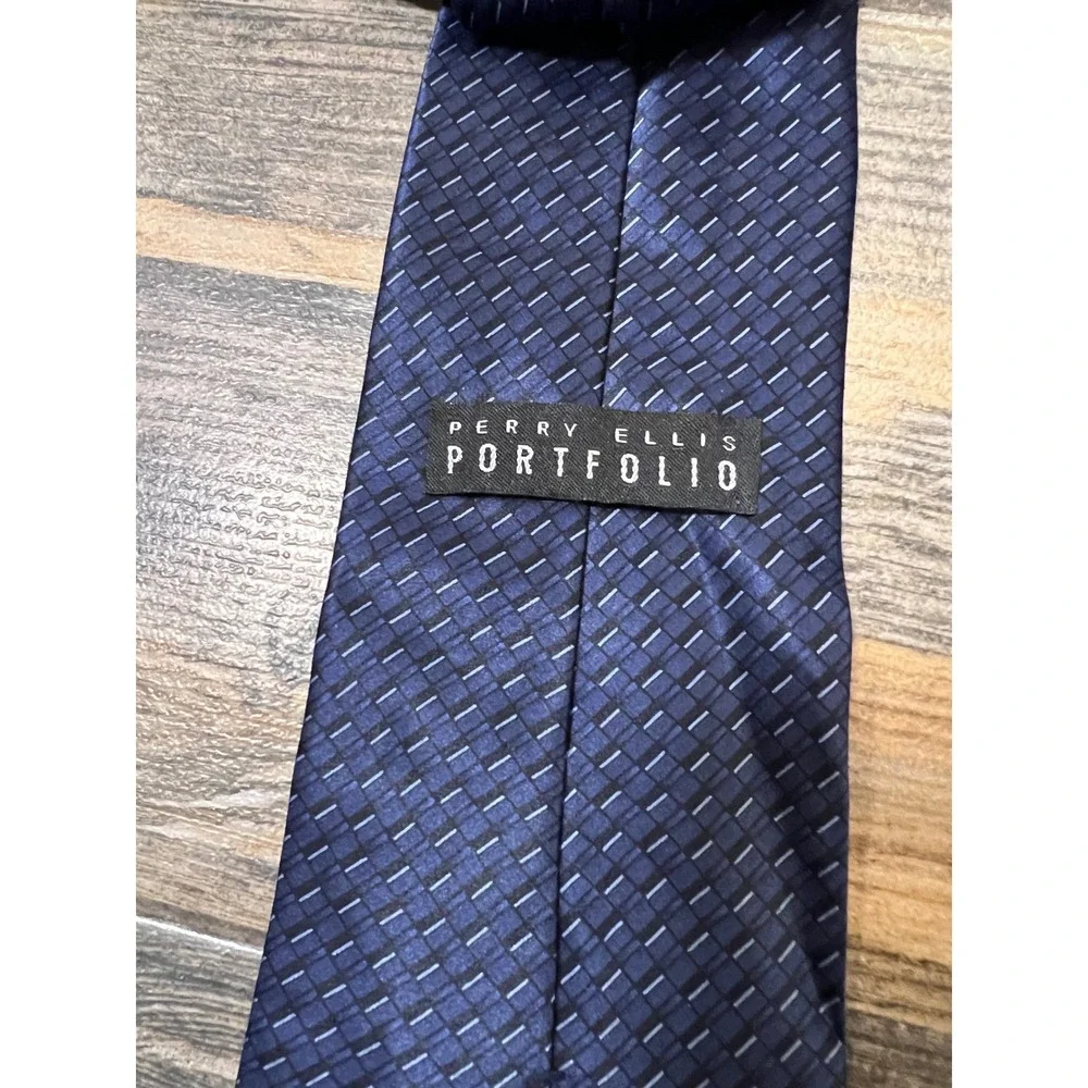Perry Ellis Portfolio 100% Silk Tie Blue Black Geometric Pattern Formal Neckwear